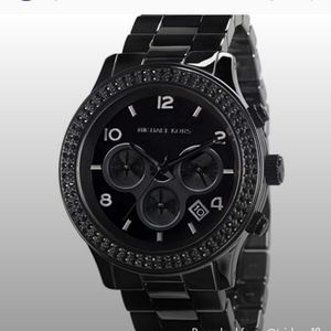 Meet your Posher, Roxana